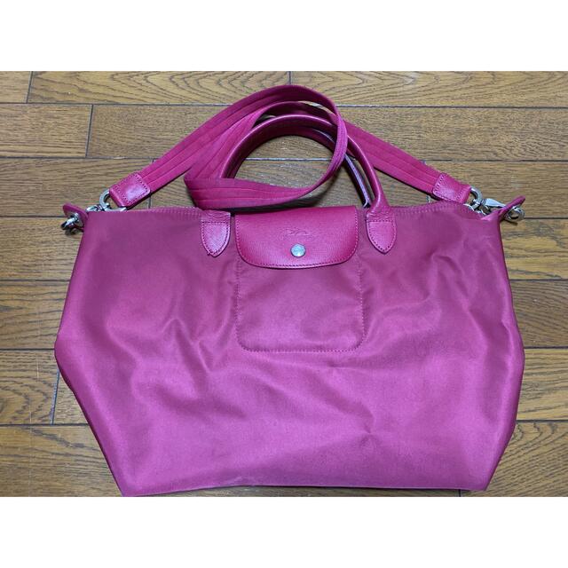 LONGCHAMP(ロンシャン)のル プリアージュ ネオ ハンドバッグ M レッド レディースのバッグ(トートバッグ)の商品写真