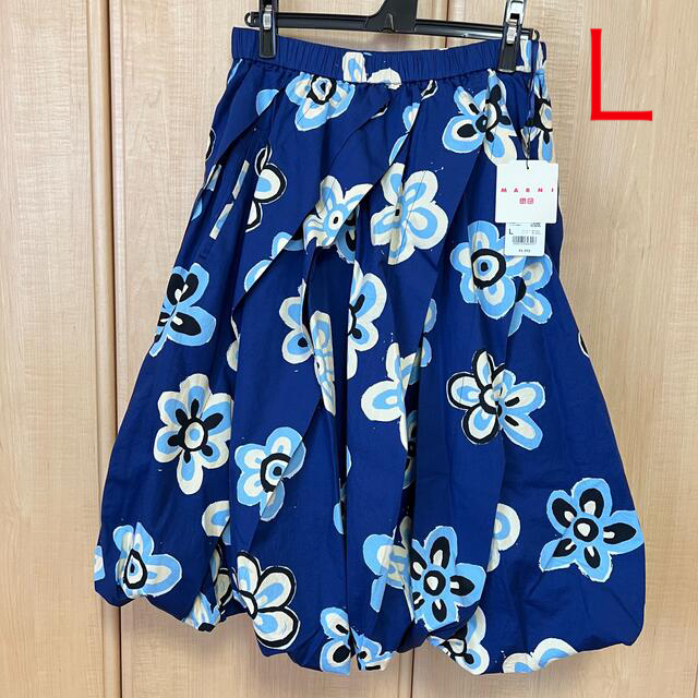 UNIQLO(ユニクロ)のユニクロ　マルニコラボ　バルーンシェイプスカート　ネイビー　Ｌサイズ　新品未使用 レディースのスカート(ひざ丈スカート)の商品写真