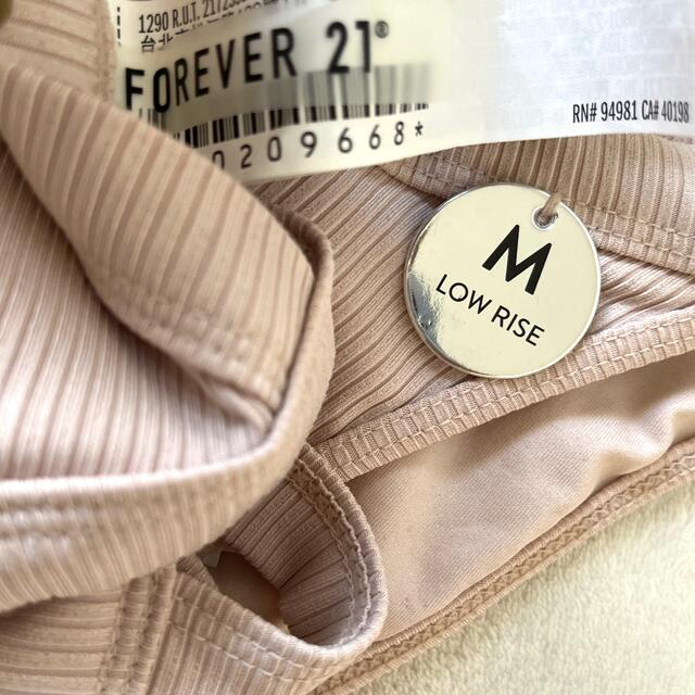 FOREVER 21(フォーエバートゥエンティーワン)のforever 21 水着　セット　Mサイズ レディースの水着/浴衣(水着)の商品写真