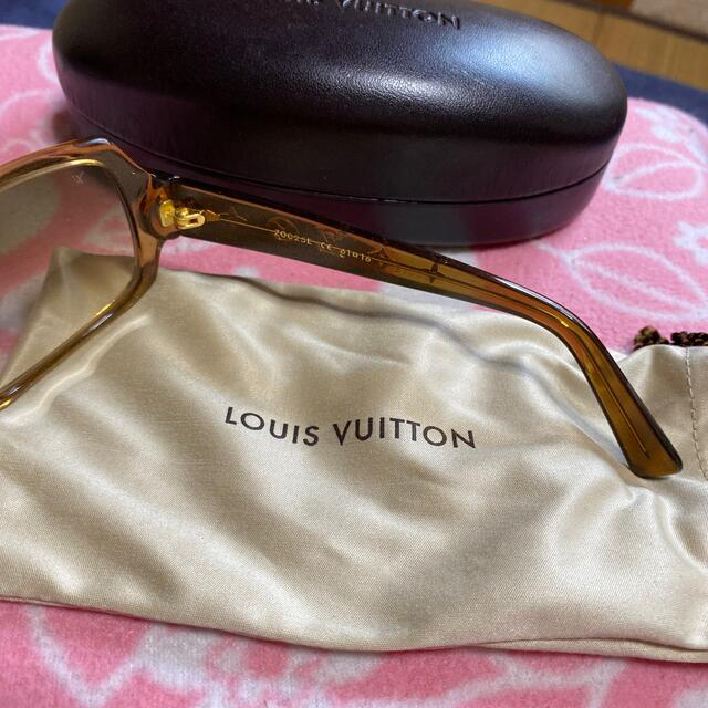 LOUIS VUITTON(ルイヴィトン)のルイビトン　サングラス レディースのアクセサリー(その他)の商品写真