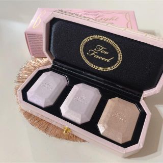 トゥフェイス(Too Faced)の【りんさま専用】ダイヤモンドライト ～ マルチユース ハイライター トリオ(フェイスカラー)