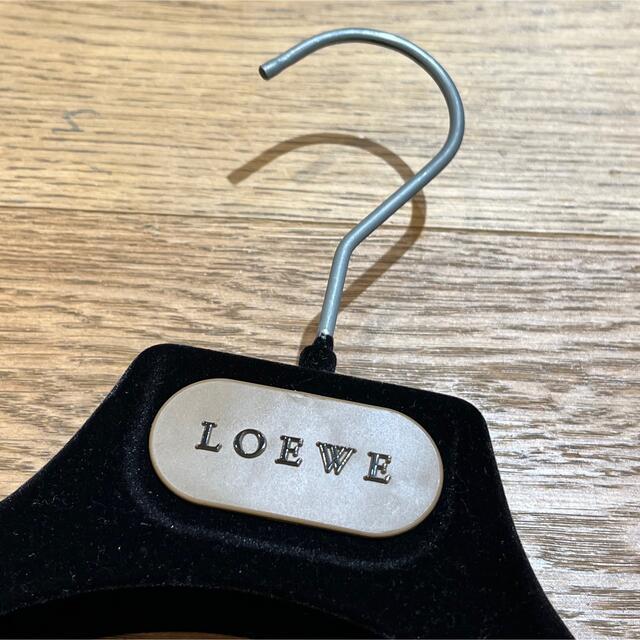 LOEWE(ロエベ)のLOEWE ロエベ　ハンガー　ベロア調　ブラック　 メンズのメンズ その他(その他)の商品写真