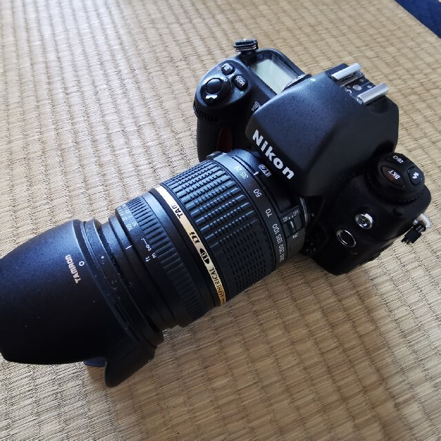 Nikon(ニコン)のNikon F100 と TAMRON 28-300 スマホ/家電/カメラのカメラ(フィルムカメラ)の商品写真