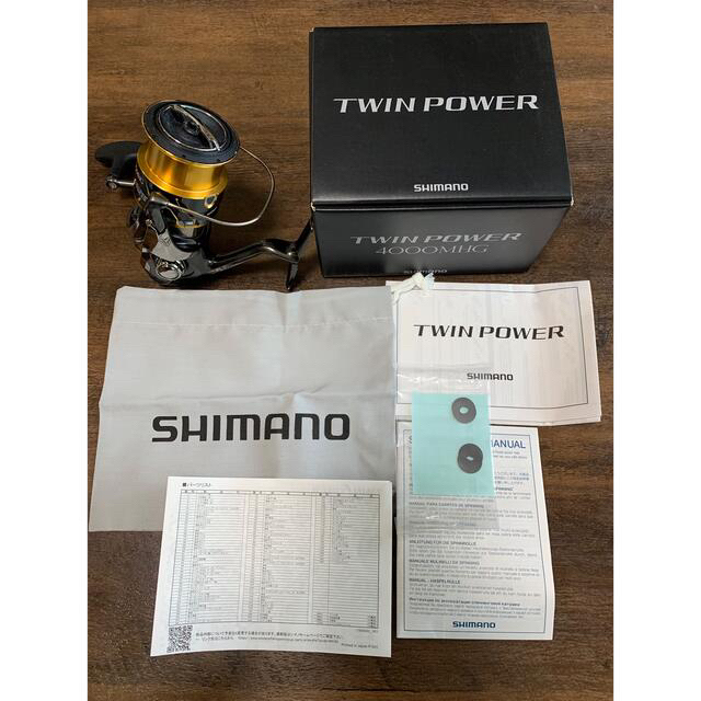 SHIMANO(シマノ)のシマノ　20ツインパワー4000MHG スポーツ/アウトドアのフィッシング(リール)の商品写真