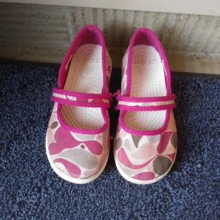 クロックス(crocs)のクロックス　シューズ　女の子用(スニーカー)