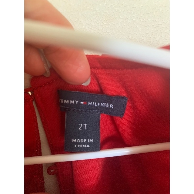 TOMMY HILFIGER(トミーヒルフィガー)のトミーフィルガーワンピース 2T キッズ/ベビー/マタニティのキッズ服女の子用(90cm~)(ワンピース)の商品写真