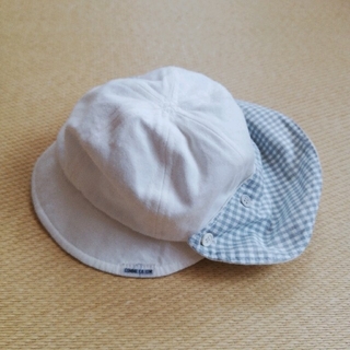 コムサイズム(COMME CA ISM)のコムサイズム　帽子　白　46cm　日除け付き(帽子)