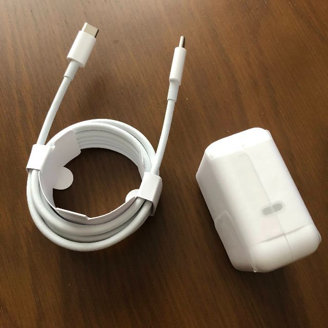 Mac (Apple)(マック)の【新品】Mac book air 充電器・純正・30W　USB-C スマホ/家電/カメラのPC/タブレット(PC周辺機器)の商品写真