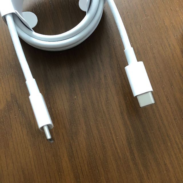 Mac (Apple)(マック)の【新品】Mac book air 充電器・純正・30W　USB-C スマホ/家電/カメラのPC/タブレット(PC周辺機器)の商品写真