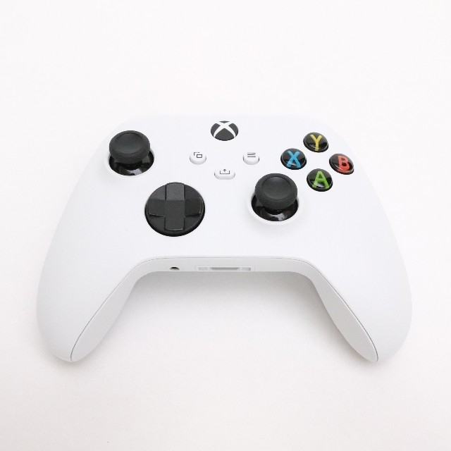 Xbox(エックスボックス)のXbox ワイヤレス コントローラー （ロボット ホワイト） エンタメ/ホビーのゲームソフト/ゲーム機本体(その他)の商品写真
