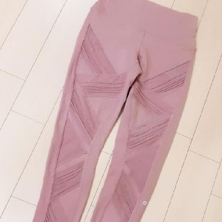 ルルレモン(lululemon)のア専用です　ローヨガ aloyoga モトレギンス Moto Leggings(ヨガ)