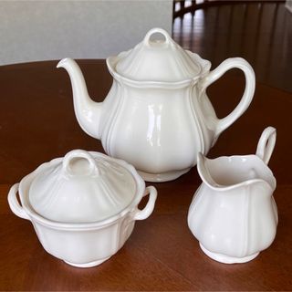 WEDGWOOD - 【黒壺美品】ウェッジウッド☆クイーンズプレーン☆花リム