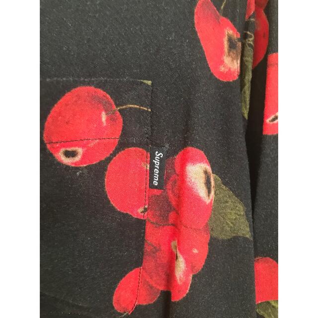 Supreme(シュプリーム)のsupreme Cherry rayon shirt メンズのトップス(シャツ)の商品写真