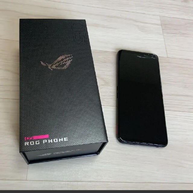 ASUS(エイスース)のROG Phone 5  ファントムブラック　12b/256gb ジャンク扱い スマホ/家電/カメラのスマートフォン/携帯電話(スマートフォン本体)の商品写真