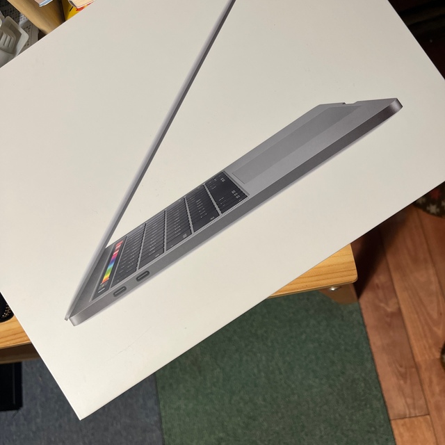 Apple(アップル)のMacBook pro 13インチ  8GB SSD128GB   スマホ/家電/カメラのPC/タブレット(ノートPC)の商品写真