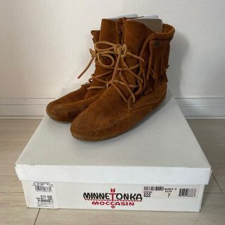 ミネトンカ(Minnetonka)のMINNETONKA   Wフリンジブーツ(ブーツ)