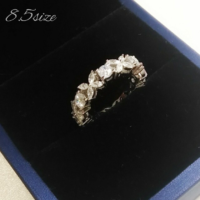 最高級SONAダイヤモンド/マーキス＆ラウンドカット　フラワーリング レディースのアクセサリー(リング(指輪))の商品写真