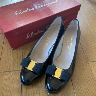 サルヴァトーレフェラガモ(Salvatore Ferragamo)のサルバトーレフェラガモ　VASA パンプス7 1/2(ハイヒール/パンプス)