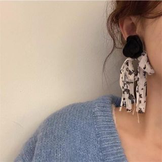 アーバンリサーチ(URBAN RESEARCH)のリボンデザインピアス♡(ピアス)