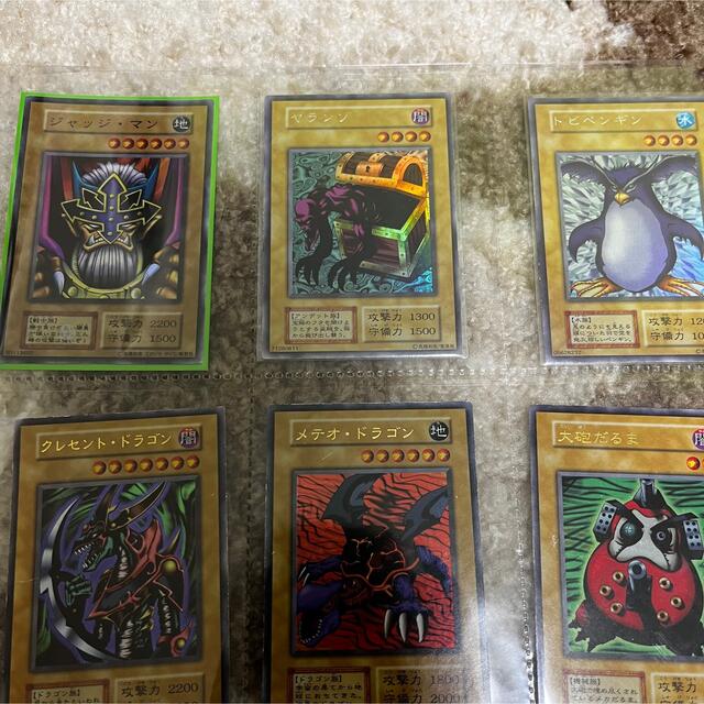 遊戯王(ユウギオウ)の遊戯王カード　引退品　まとめ売り　約200枚 エンタメ/ホビーのアニメグッズ(カード)の商品写真