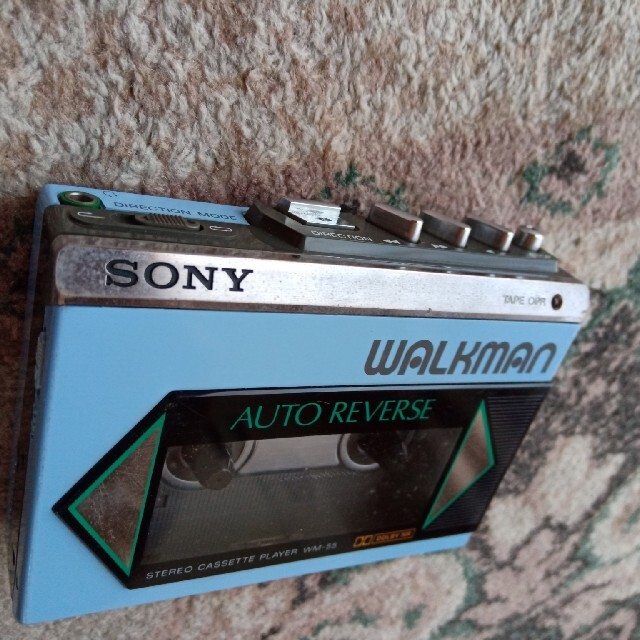 WALKMAN(ウォークマン)のsonyウォークマンWM-55　ケース付 スマホ/家電/カメラのオーディオ機器(ポータブルプレーヤー)の商品写真