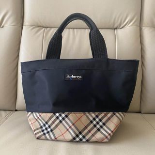 バーバリー(BURBERRY)のBURBERRYバッグ　黒　ナイロン製(トートバッグ)