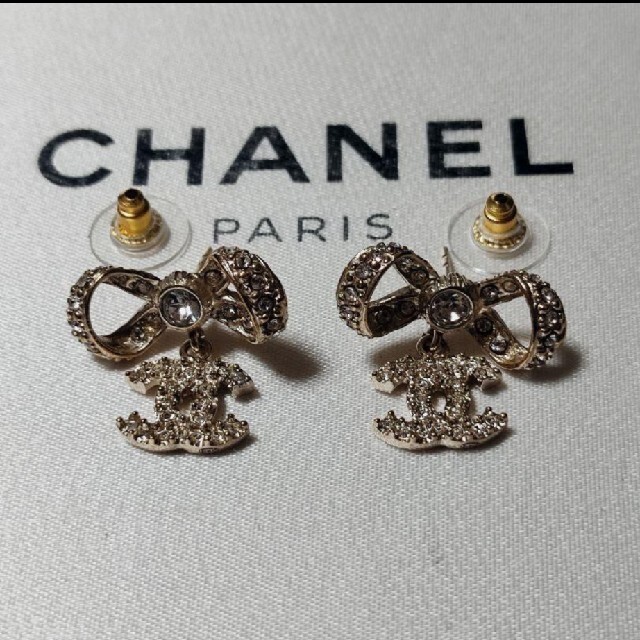 CHANEL - CHANEL ピアス リボン ココマーク ラインストーンの通販 by