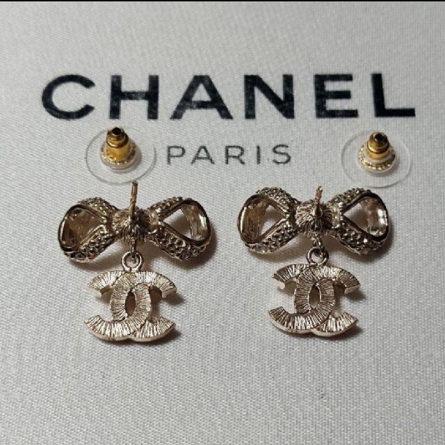 CHANEL - CHANEL ピアス リボン ココマーク ラインストーンの通販 by