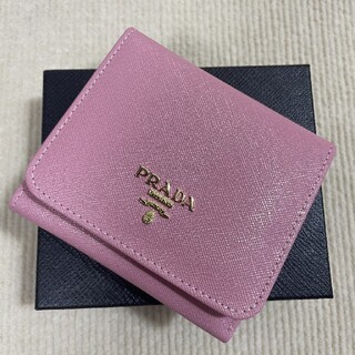 プラダ(PRADA)の未使用に近い‼   プラダ 三つ折り財布  ピンク 完売カード コインケース(コインケース)