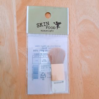 スキンフード(SKIN FOOD)の新品未使用　スキンフード　チークブラシ(チーク/フェイスブラシ)