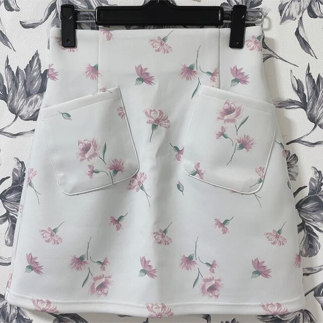 dazzlin(ダズリン)のダズリン　フラワーポケット台形スカート レディースのスカート(ミニスカート)の商品写真