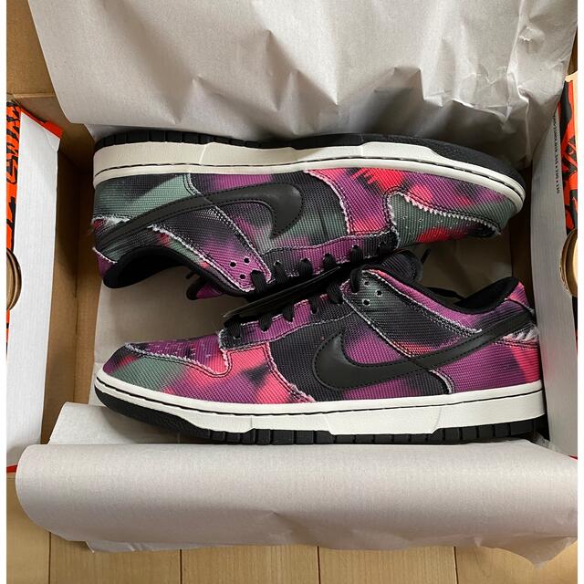 NIKE(ナイキ)のNike Dunk Low Graffiti Pink/Black 【29cm】 メンズの靴/シューズ(スニーカー)の商品写真