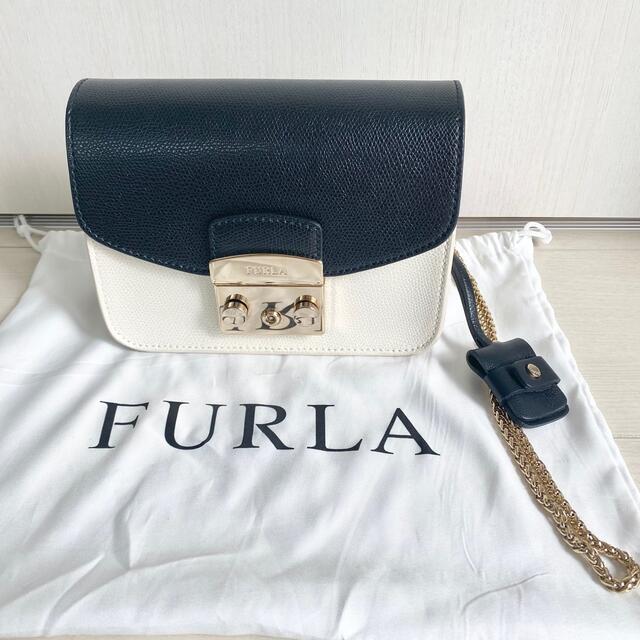 Furla(フルラ)のフルラ　メトロポリス　カスタム　FURLA ショルダーバッグ　フラップ　ゴールド レディースのバッグ(ショルダーバッグ)の商品写真