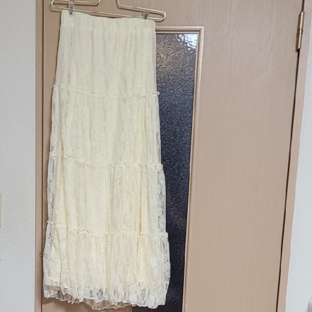INGNI(イング)のINGNI　ロングスカート　Mサイズ　クリーム色 レディースのスカート(ロングスカート)の商品写真