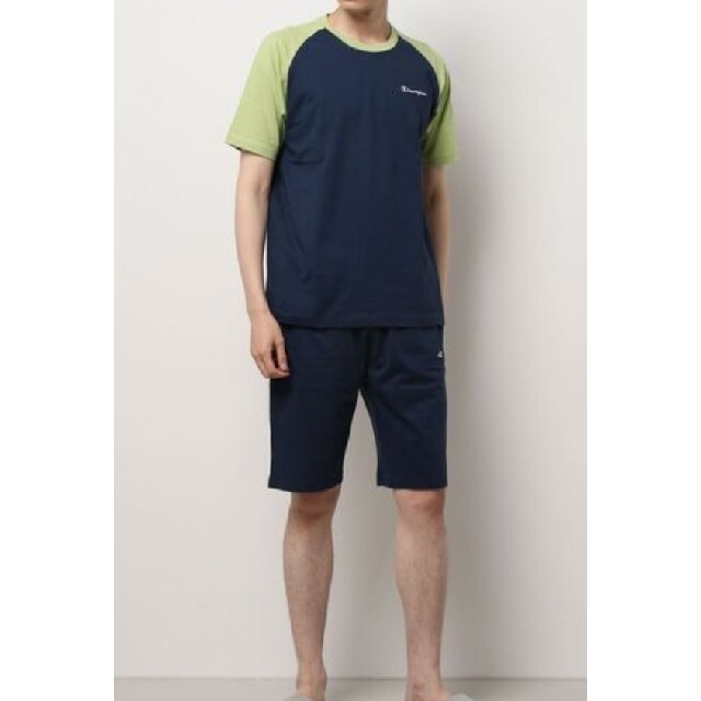 Champion(チャンピオン)の[新品未開封]　定価4400円　Championチャンピオン半袖半パンツLサイズ メンズのメンズ その他(その他)の商品写真