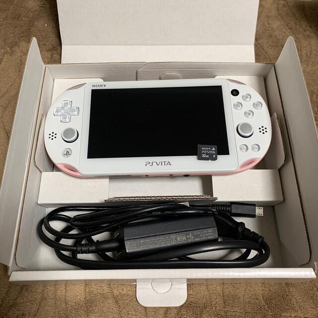 SONY PlayStationVITA 本体  PCH-2000 即購入⭕️エンタメホビー