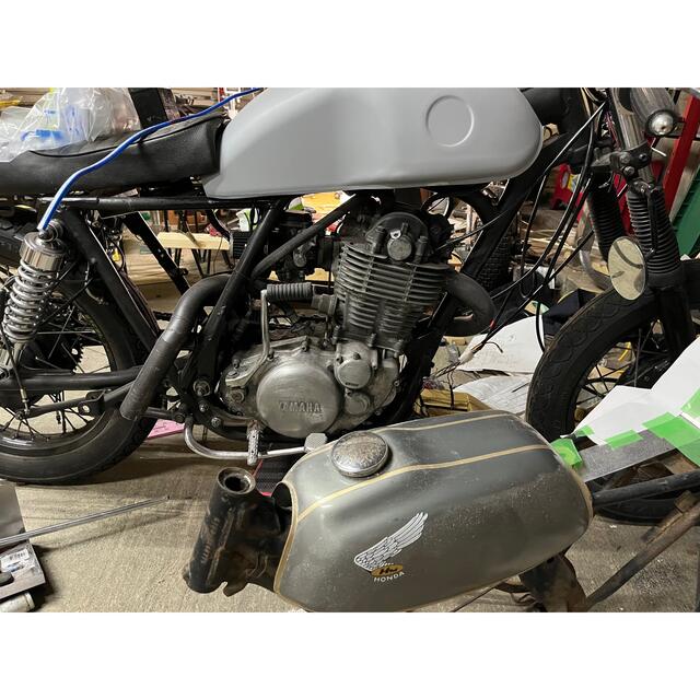 sr400 マフラー