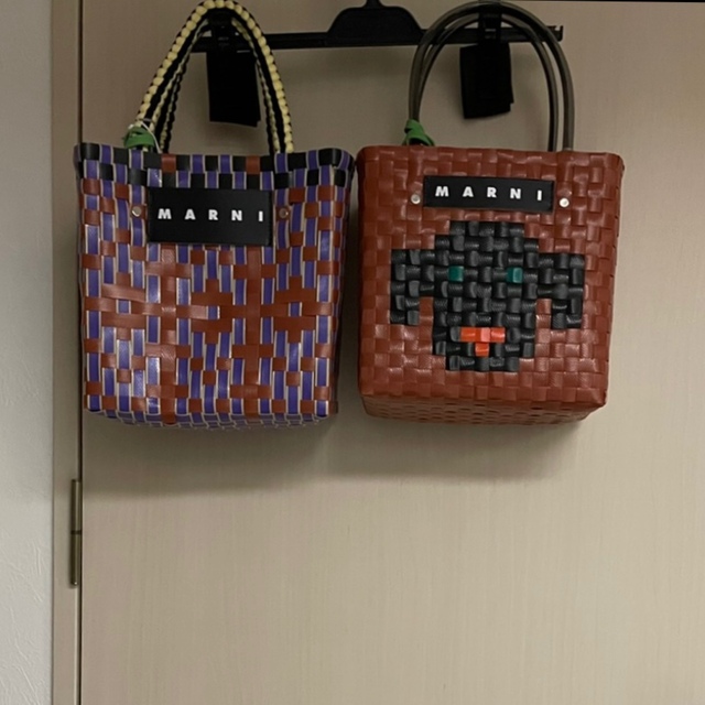 Marni(マルニ)のマルニ マーケット ジャージー ハンドル ピクニック バッグ ライラックオレンジ レディースのバッグ(かごバッグ/ストローバッグ)の商品写真