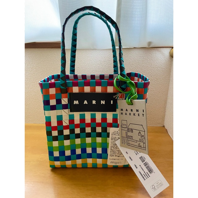 Marni(マルニ)のマルニ MARNI フラワーカフェ ミニバスケット マルニマーケット  完売品 レディースのバッグ(かごバッグ/ストローバッグ)の商品写真