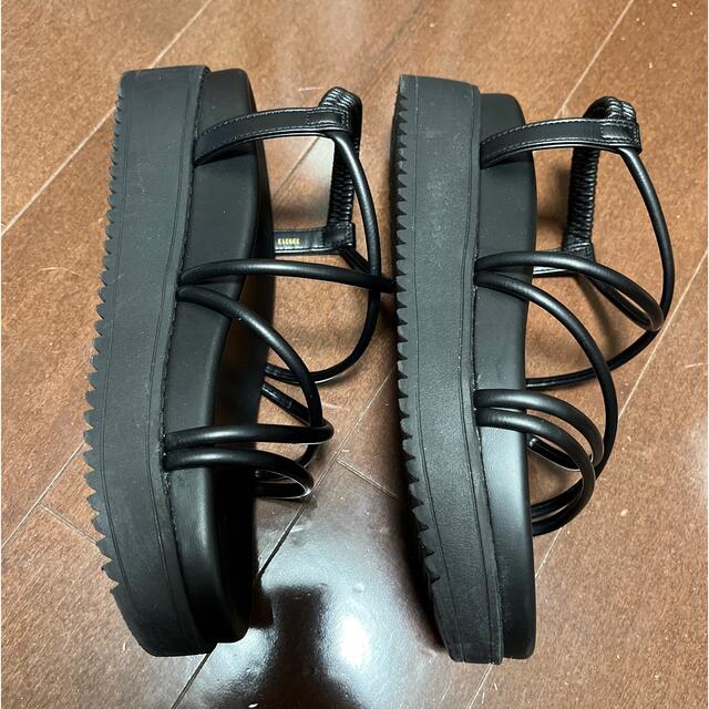 GU(ジーユー)のGU プラットフォームナローストラップサンダル　Lサイズ レディースの靴/シューズ(サンダル)の商品写真