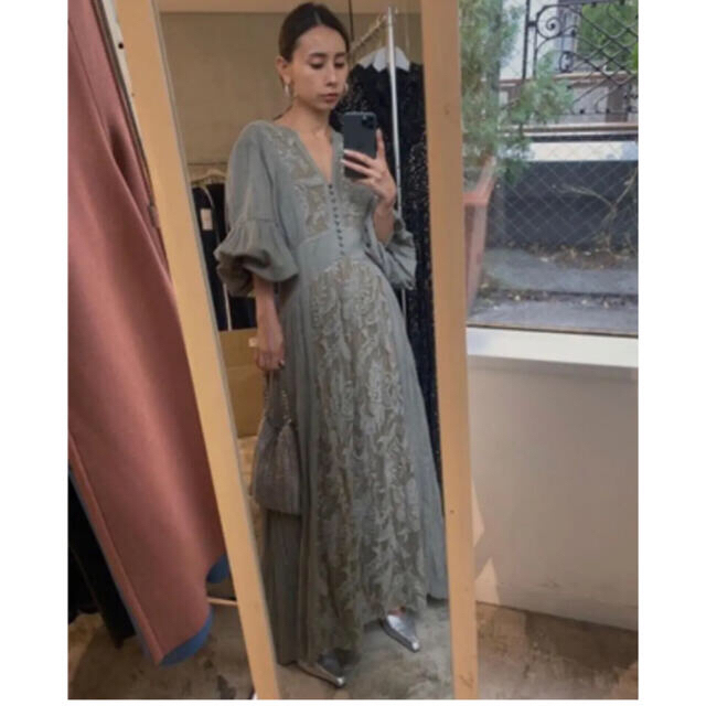 Ameri VINTAGE(アメリヴィンテージ)の【専用商品】MEDI EMBROIDERY TULLE LACE DRESS レディースのワンピース(ロングワンピース/マキシワンピース)の商品写真