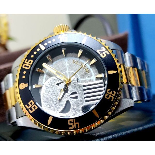 INVICTA(インビクタ)の$795 インビクタ MARVEL パニッシャー ゴールド×シルバー 限定ラス１ メンズの時計(腕時計(アナログ))の商品写真