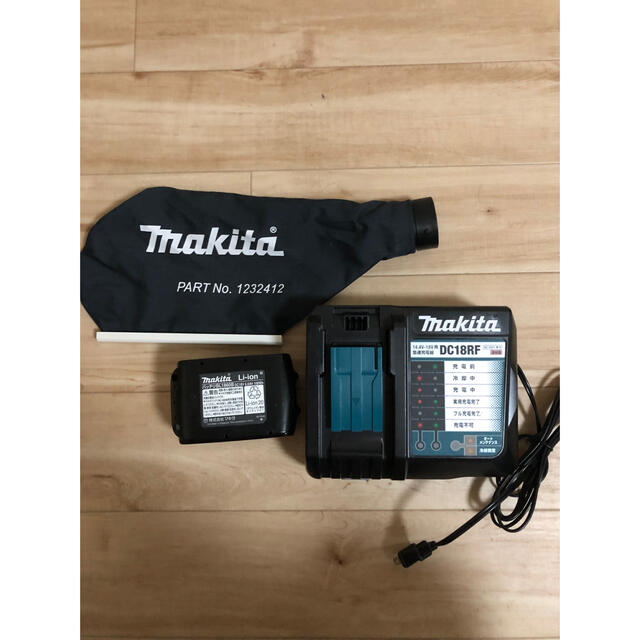 Makita(マキタ)のマキタブロワUB185D+バッテリー+充電器  純正品　wind様専用 スポーツ/アウトドアの自転車(工具/メンテナンス)の商品写真