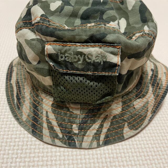 babyGAP(ベビーギャップ)のbabygap 迷彩 カモフラージュ バケットハット 帽子 44cm 首紐 キッズ/ベビー/マタニティのこども用ファッション小物(帽子)の商品写真