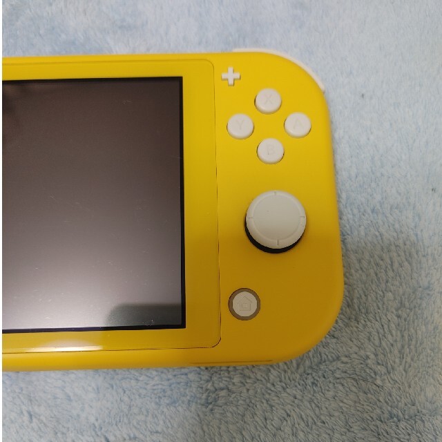 Nintendo Switch(ニンテンドースイッチ)のNintendo  スイッチライト イエロー エンタメ/ホビーのゲームソフト/ゲーム機本体(携帯用ゲーム機本体)の商品写真