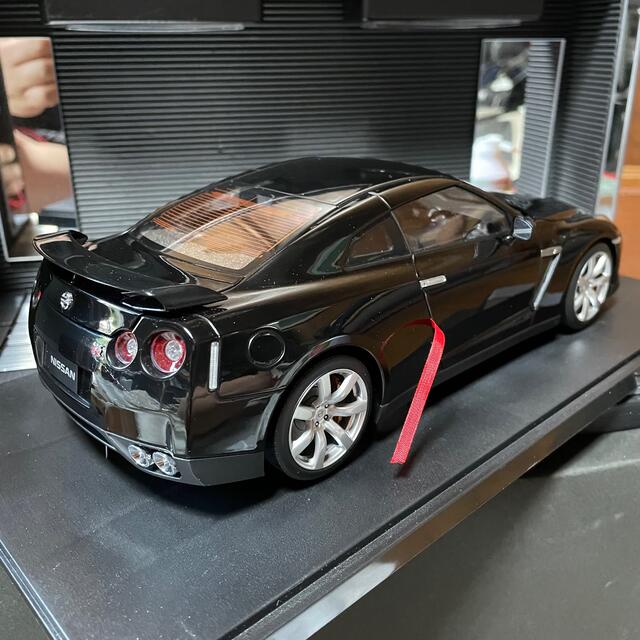 新品未展示品 オートアート 1/18 R35 GT-R 本物の 50%割引 vivacf.net