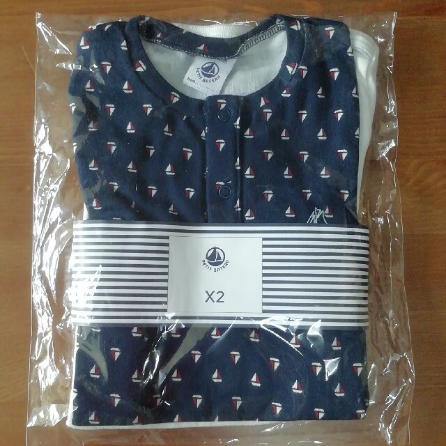 PETIT BATEAU(プチバトー)の新品　プチバトー　Tシャツ　2枚　白　ヨット　86cm 24m　90 80 キッズ/ベビー/マタニティのベビー服(~85cm)(Ｔシャツ)の商品写真