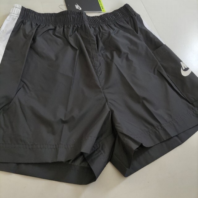 NIKE(ナイキ)のM ナイキ NIKE レディース ウーブン ショートパンツ 新品 ブラック 黒 レディースのパンツ(ショートパンツ)の商品写真