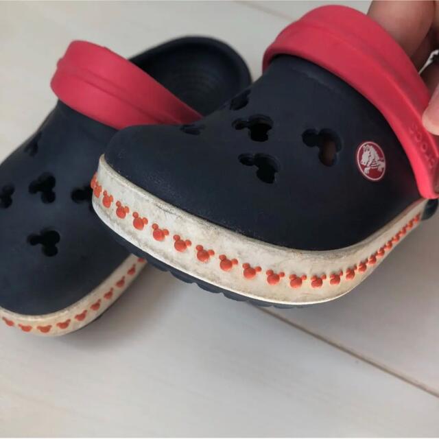 crocs(クロックス)のクロックス キッズ サンダル ミッキー キッズ/ベビー/マタニティのベビー靴/シューズ(~14cm)(サンダル)の商品写真