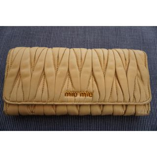 ミュウミュウ(miumiu)の格安！正規品！miumiu 長財布(財布)